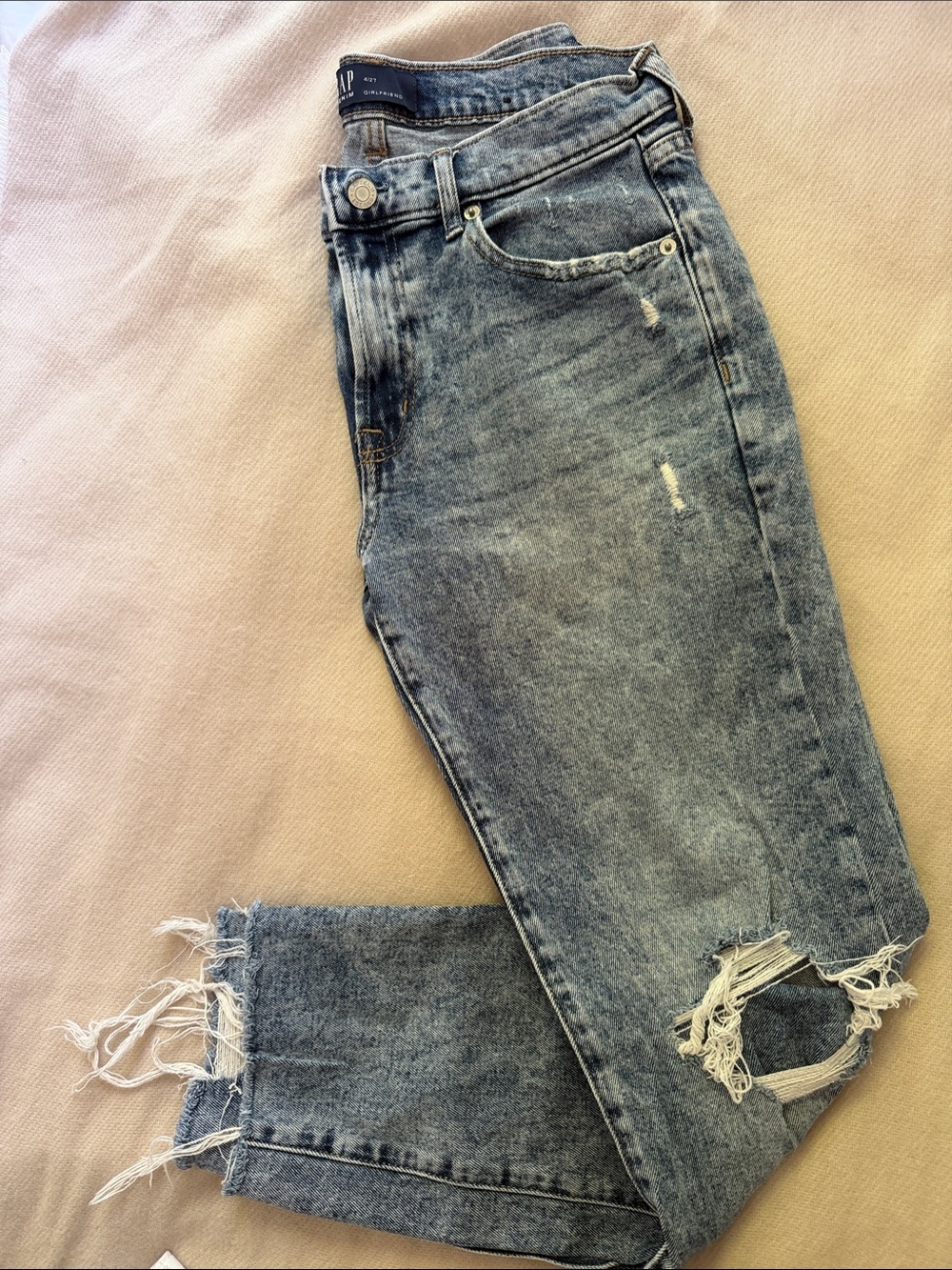 Women’s GAP Light Wash Distressed Girlfriend Jeans 4